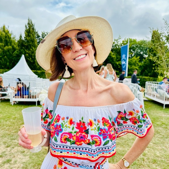 Meet your Posher, Rachael - Picture 1 of 1